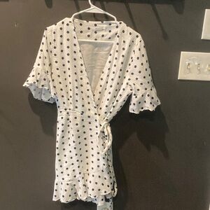 Avec Les Filles szlarge pretty black &white short sleeved wrapdress EUC 💯 cotton